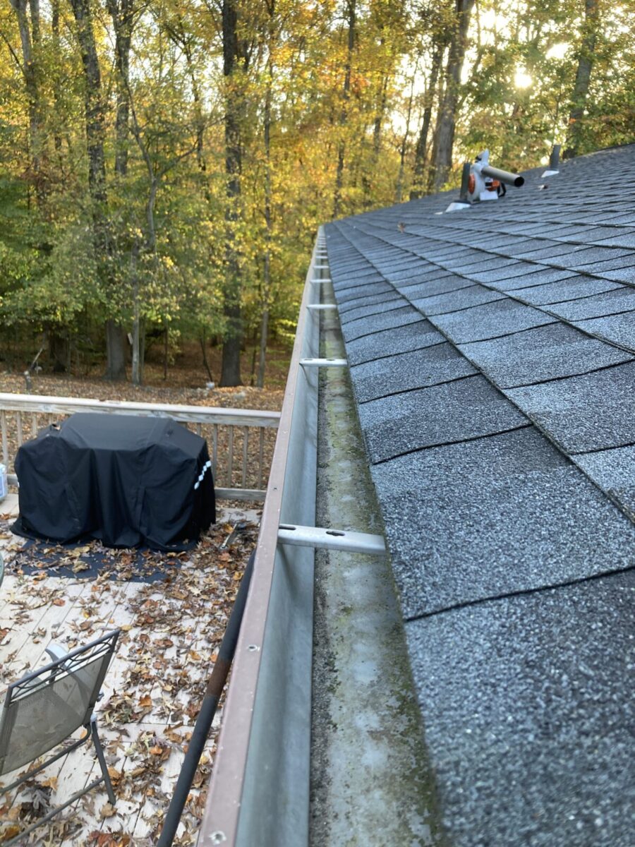Professional residential gutter cleaning service